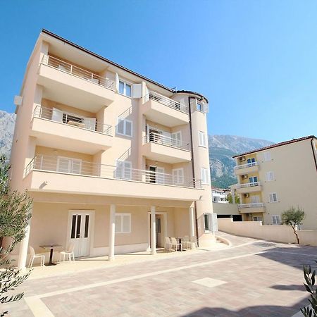 Apartment Domo Makarska Bagian luar foto