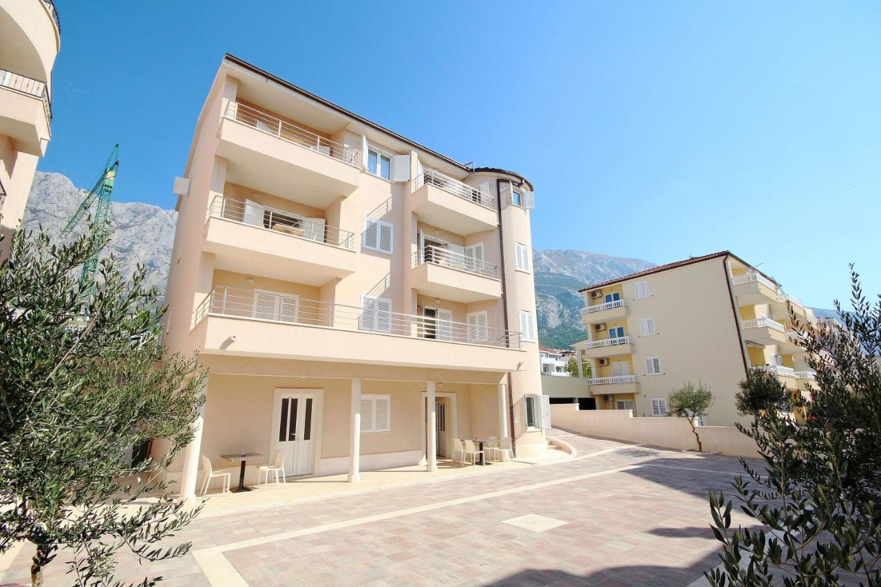 Apartment Domo Makarska Bagian luar foto