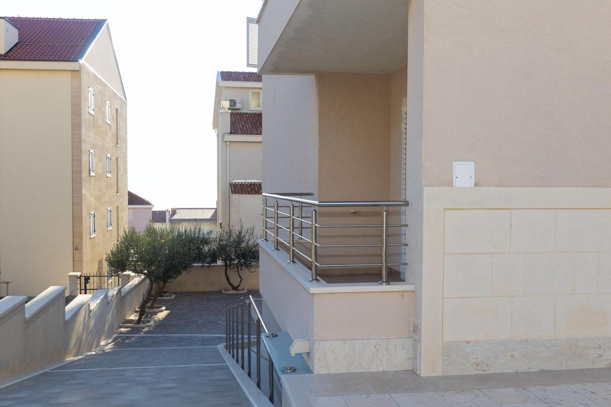 Apartment Domo Makarska Bagian luar foto