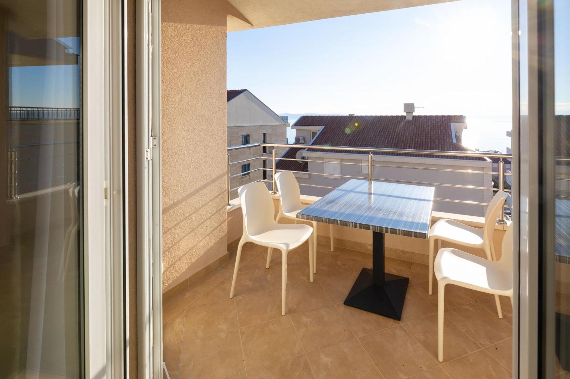 Apartment Domo Makarska Bagian luar foto