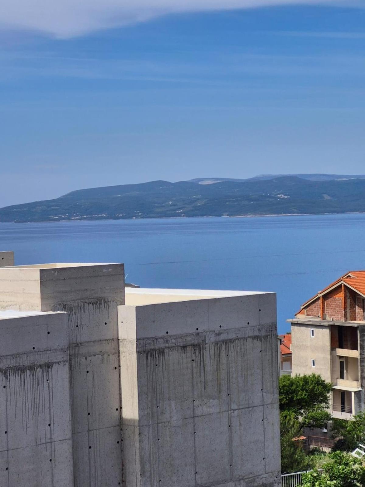 Apartment Domo Makarska Bagian luar foto