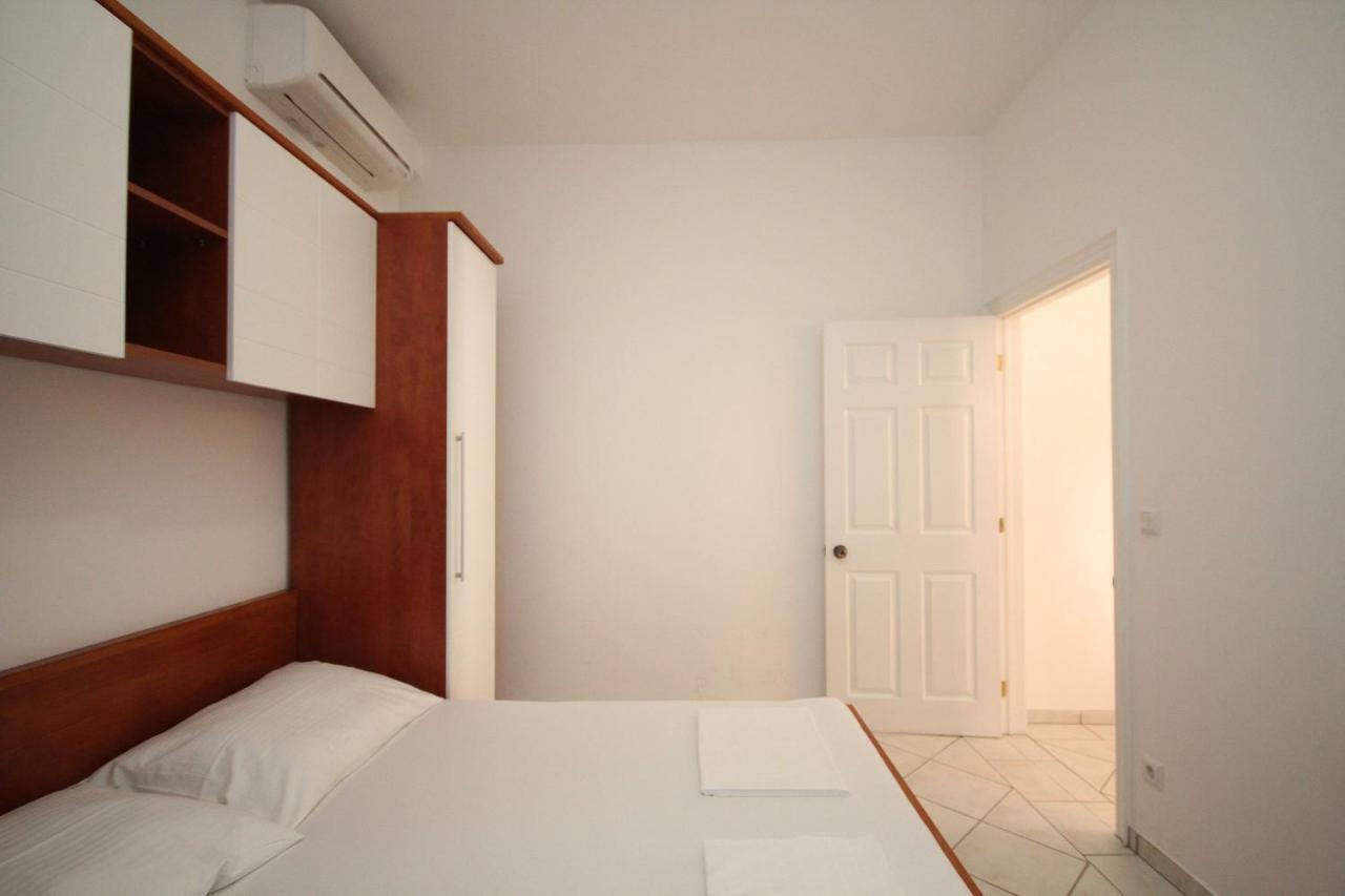 Apartment Domo Makarska Bagian luar foto