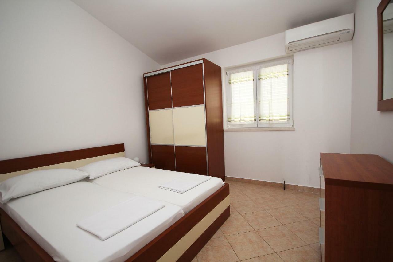 Apartment Domo Makarska Bagian luar foto