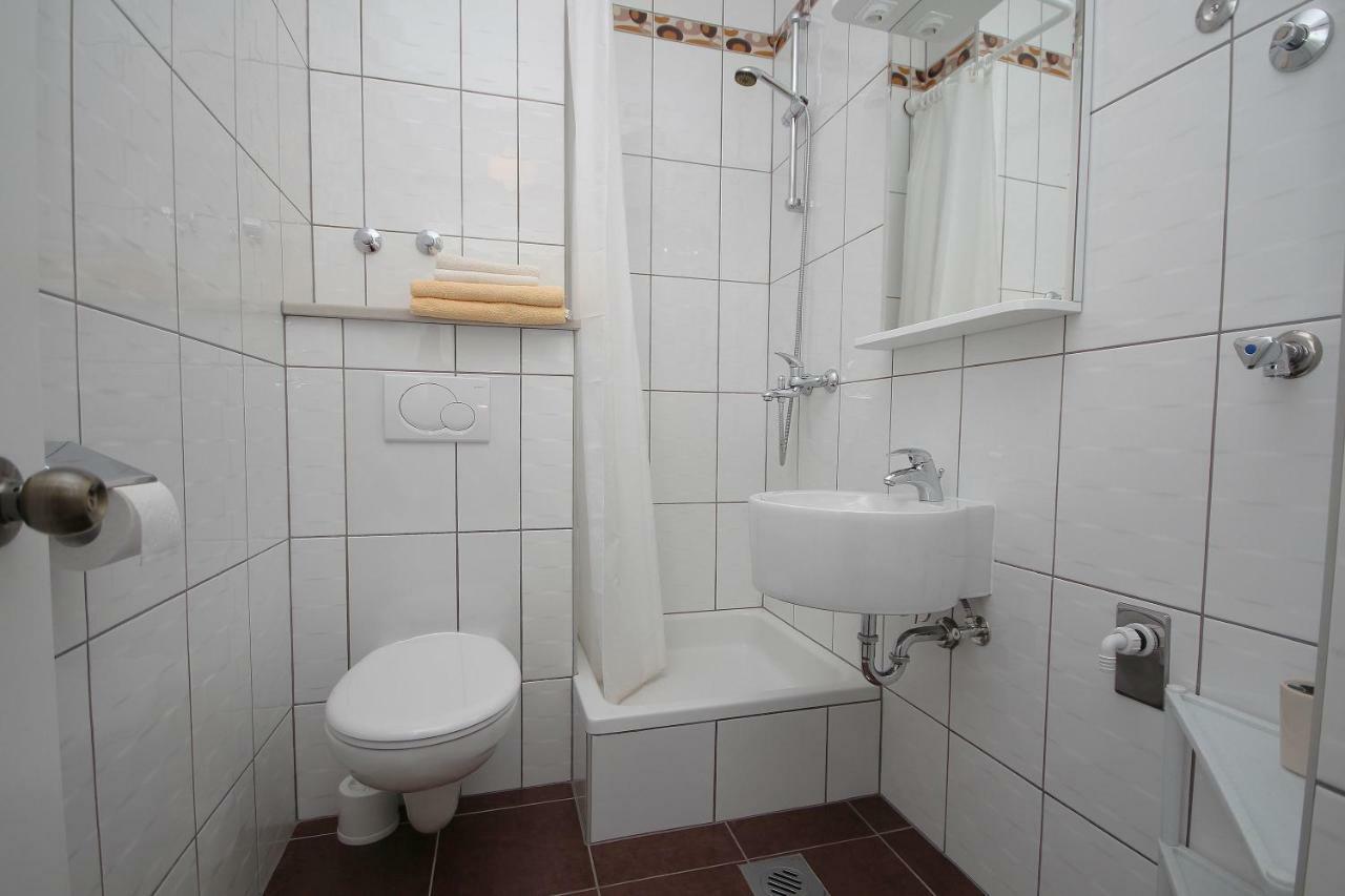 Apartment Domo Makarska Bagian luar foto